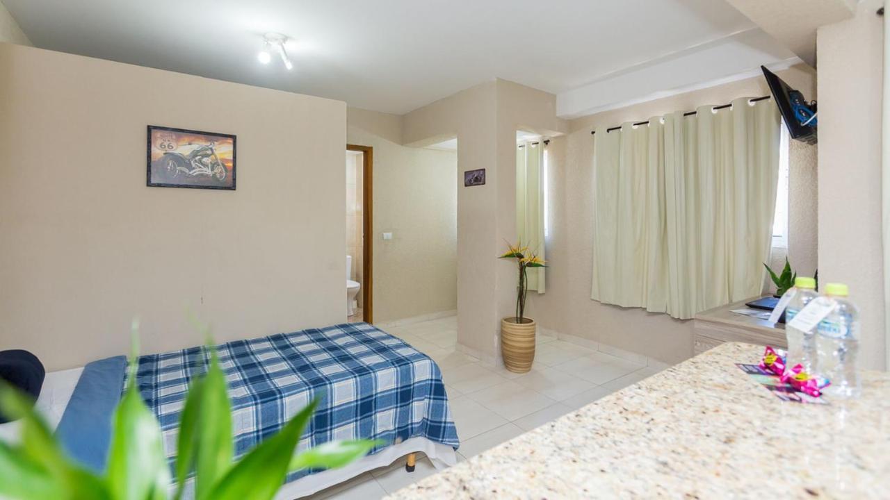 קוריטיבה Estudios Confortaveis Com Precos Acessiveis Totalmente Mobiliados מראה חיצוני תמונה