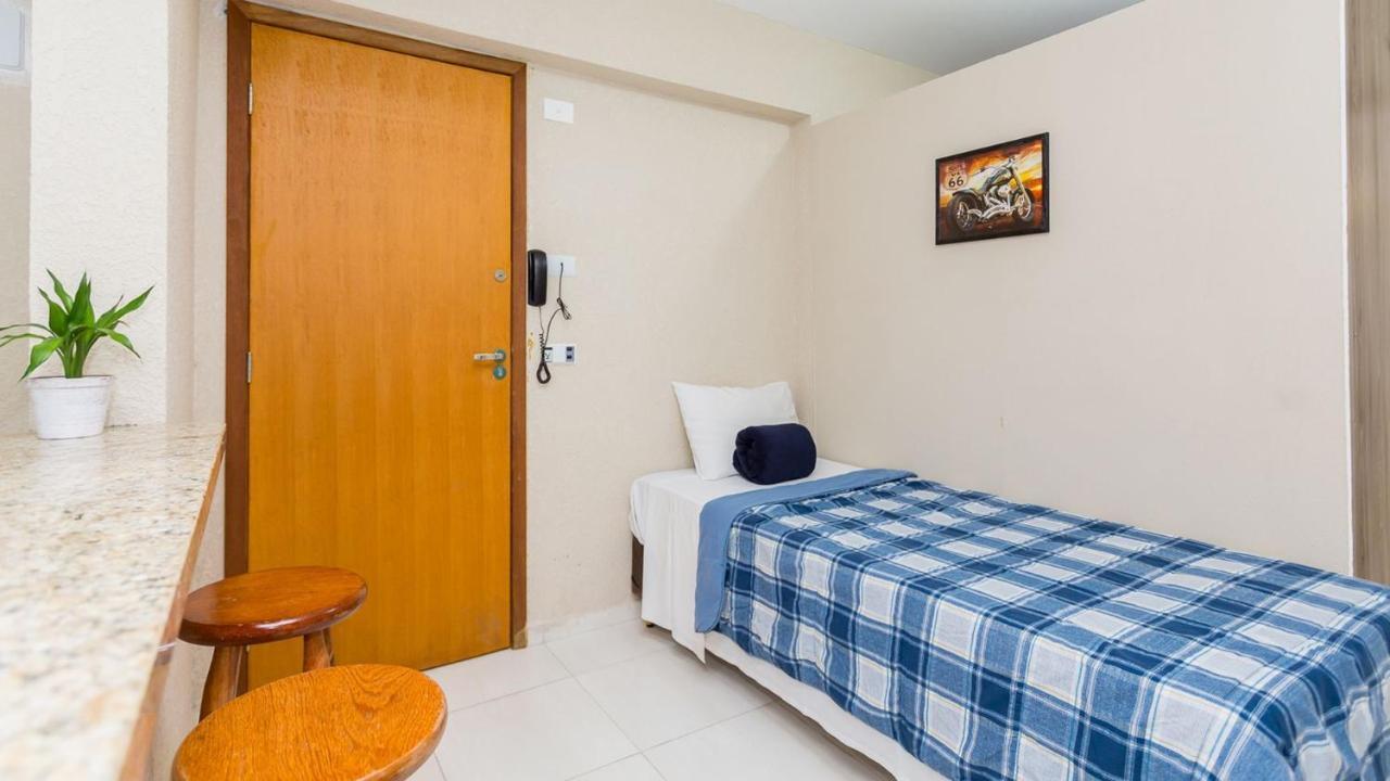 קוריטיבה Estudios Confortaveis Com Precos Acessiveis Totalmente Mobiliados מראה חיצוני תמונה